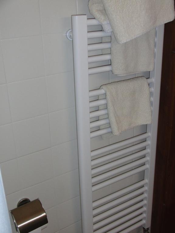Double or Twin Room Shower,135095037:JPEG